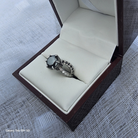 BLACK DIAMOND 2.5CT ROUND BLACK DIAMOND RING - Picture 3 of 9